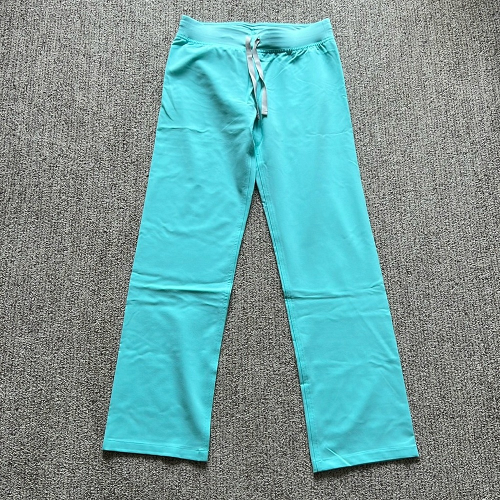 Figs Livingston scrub pant, size XS, fresh aqua.
